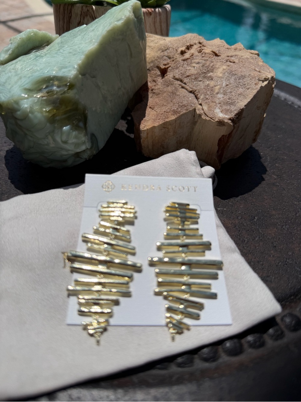 NWT KENDRA SCOTT Earrings - Beautiful Designer - Classic - Boho Earrings